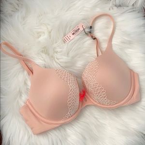 NWT Victoria’s Secret Peach Perfect Shape Bra 32D